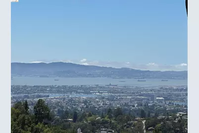 6153 Girvin Dr, Oakland, CA 94611 - Photo 9