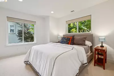 6153 Girvin Dr, Oakland, CA 94611 - Photo 31