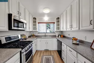 16057 Gramercy Dr, Castro Valley, CA 94578 - Photo 13