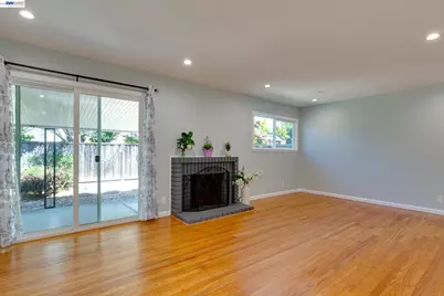 1017 Island Dr, Alameda, CA 94502 - Photo 5