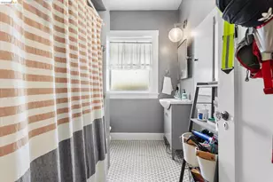 647 Beacon St, Oakland, CA 94610 - Photo 17