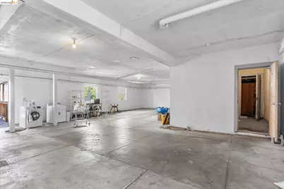 647 Beacon St, Oakland, CA 94610 - Photo 37