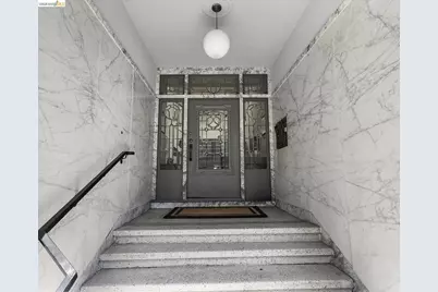 647 Beacon St, Oakland, CA 94610 - Photo 3