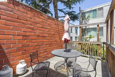 647 Beacon St, Oakland, CA 94610 - Photo 35