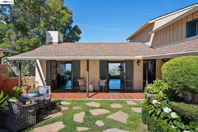 5725 Chelton Dr, Oakland, CA 94611 - Photo 3