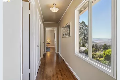 98 Fairlawn Dr, Berkeley, CA 94708 - Photo 39