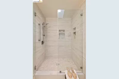 38 Drake Ln, Oakland, CA 94611 - Photo 23