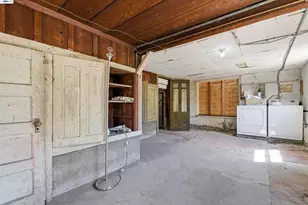 2049 Rutherford St, Oakland, CA 94601 - Photo 27