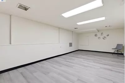 2049 Rutherford St, Oakland, CA 94601 - Photo 29