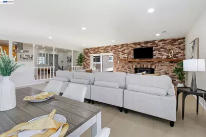 8023 Holanda Ln, Dublin, CA 94568 - Photo 3