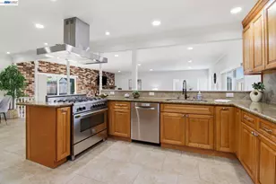 8023 Holanda Ln, Dublin, CA 94568 - Photo 7