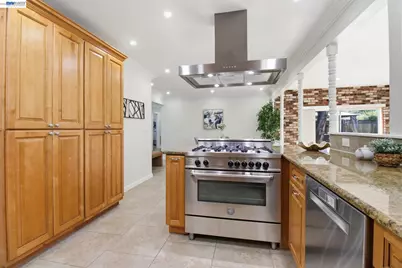 8023 Holanda Ln, Dublin, CA 94568 - Photo 9