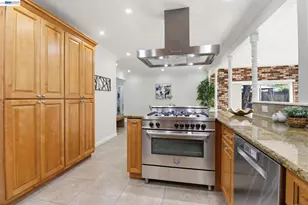 8023 Holanda Ln, Dublin, CA 94568 - Photo 9