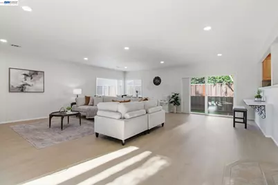 8023 Holanda Ln, Dublin, CA 94568 - Photo 5
