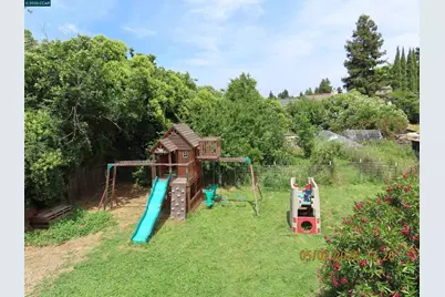 730 Stratford Avenue, Dixon, CA 95620 - Photo 23