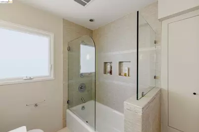 7307 Sunkist Drive, Oakland, CA 94605 - Photo 21