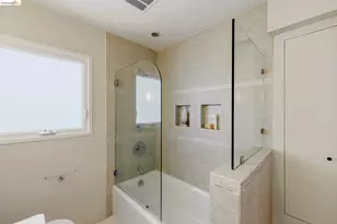 7307 Sunkist Dr, Oakland, CA 94605 - Photo 21