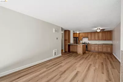 955 Shorepoint Ct #208, Alameda, CA 94501 - Photo 9