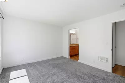 955 Shorepoint Ct #208, Alameda, CA 94501 - Photo 23