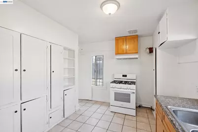 5775 Adeline St, Oakland, CA 94608 - Photo 15