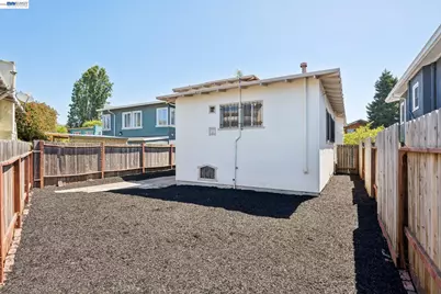 5775 Adeline St, Oakland, CA 94608 - Photo 27