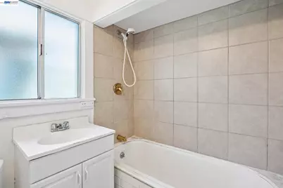 5775 Adeline St, Oakland, CA 94608 - Photo 21