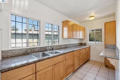 5775 Adeline St, Oakland, CA 94608 - Photo 13