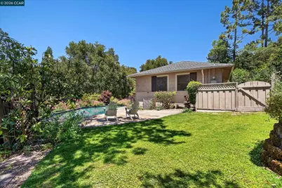 229 Manzanita Dr, Orinda, CA 94563 - Photo 27