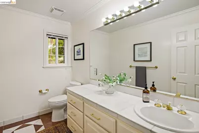 6685 Shepherd Canyon Rd, Oakland, CA 94611 - Photo 37