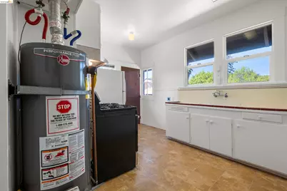 4283 Howe Street, Oakland, CA 94611 - Photo 25