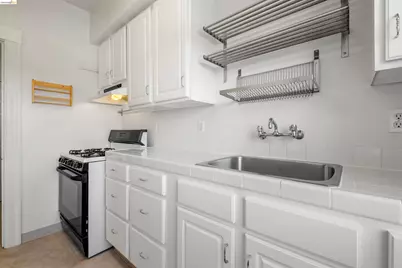4277 Howe St, Oakland, CA 94611 - Photo 11