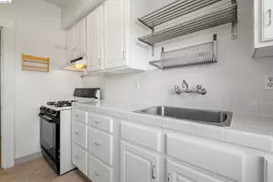 4277 Howe St, Oakland, CA 94611 - Photo 11
