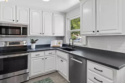 15066 Andover St, San Leandro, CA 94579 - Photo 11