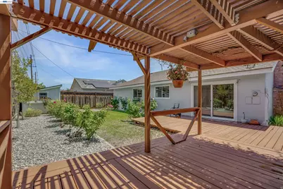 2090 Coolidge Dr, Santa Clara, CA 95051 - Photo 25