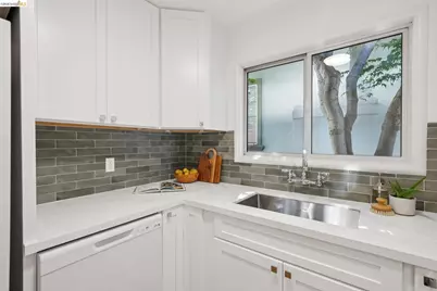 1915 Clemens Rd, Oakland, CA 94602 - Photo 23