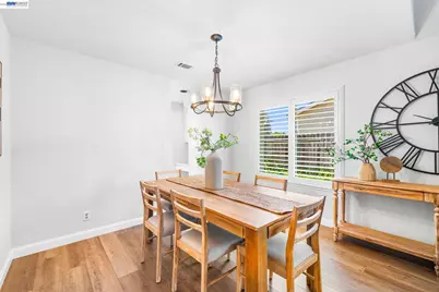 10049 El Dorado Dr, San Ramon, CA 94583 - Photo 11