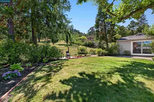218 Overhill Rd, Orinda, CA 94563 - Photo 23