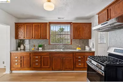 7650 Ney Ave, Oakland, CA 94605 - Photo 13