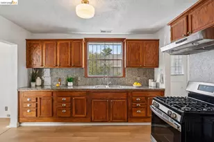 7650 Ney Ave, Oakland, CA 94605 - Photo 13