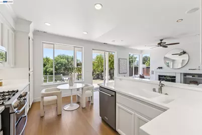 262 Ratto Rd, Alameda, CA 94502 - Photo 9