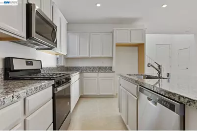 281 Central Parkway, Mountain House, CA 95391 - Photo 25