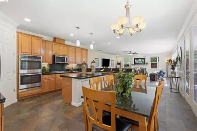 5048 Botting Ct, Antioch, CA 94531 - Photo 9