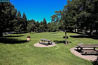 900 Woodland Dr, San Ramon, CA 94582 - Photo 39