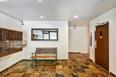 425 Orange St #202, Oakland, CA 94610 - Photo 3