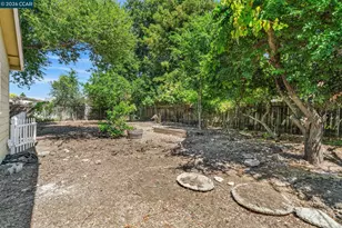 2072 Chalomar Rd, Concord, CA 94518 - Photo 35