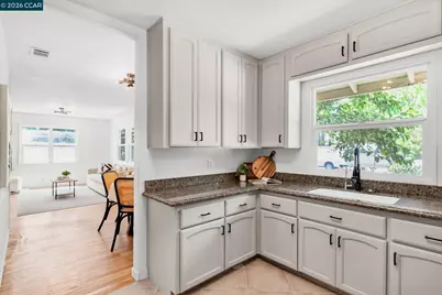2072 Chalomar Rd, Concord, CA 94518 - Photo 11