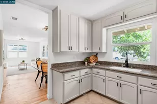 2072 Chalomar Rd, Concord, CA 94518 - Photo 11