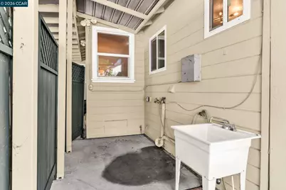 2072 Chalomar Rd, Concord, CA 94518 - Photo 37