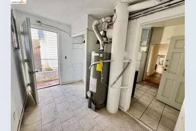 220 International Blvd, Oakland, CA 94606 - Photo 13