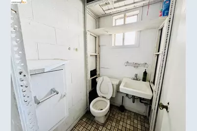 220 International Blvd, Oakland, CA 94606 - Photo 21